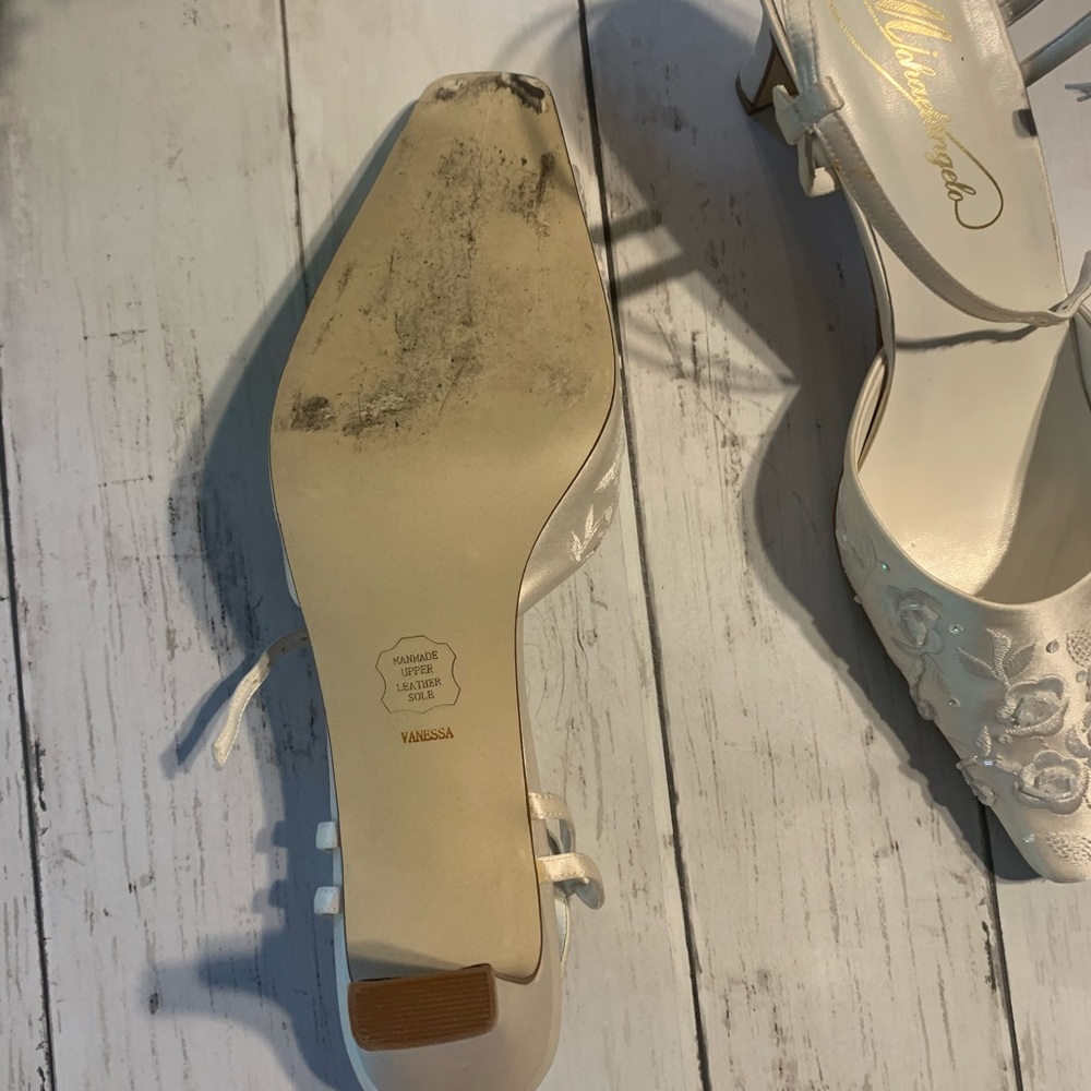 Shoes - Picture 2 of 7